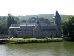 Hastière: abbatiale Saint-Hadelin